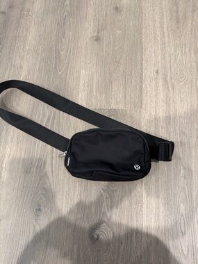 lululemon athletica Black Small Crossbody Sling Pouch